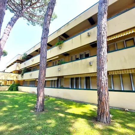 Lägenhet Con Piscina A Cinquale